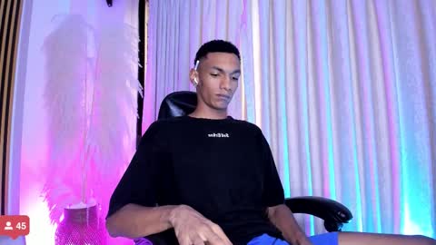 Snapshot of juliensaint_ chatting on 11-12-25, 12:16 Julien online show from 11-12-25, 12:16