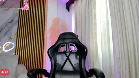 Snapshot of juliensaint_ chatting on 11-19-25, 12:05 Julien online show from 11-19-25, 12:05