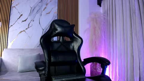 Snapshot of juliensaint_ chatting on 11-29-25, 11:24 Julien online show from 11-29-25, 11:24