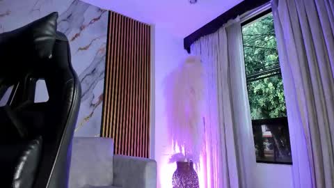 Snapshot of juliensaint_ chatting on 12-04-25, 12:03 Julien online show from 12-04-25, 12:03