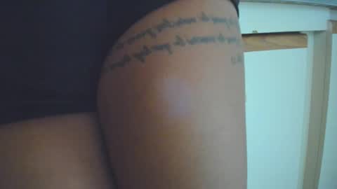 Snapshot of julieta__cooper chatting on 12-18-25, 08:37 Juli online show from 12-18-25, 08:37