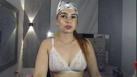 julieta__fox_ online show from 09-11-25, 02:44