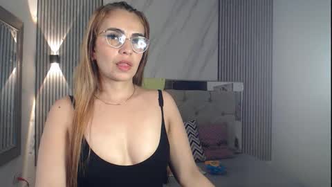 julieta__fox_ online show from 09-14-25, 02:44