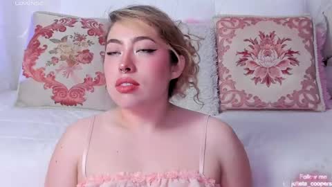 Snapshot of julieta_cooper20 chatting on 05-07-26, 04:51 Juli online show from 05-07-26, 04:51