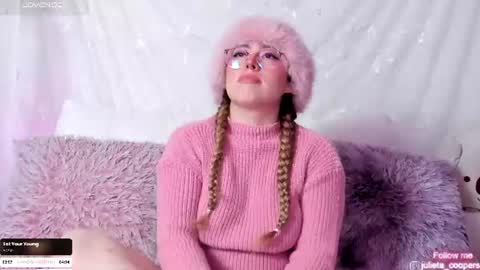 Snapshot of julieta_cooper20 chatting on 07-29-26, 04:32 Juli online show from 07-29-26, 04:32