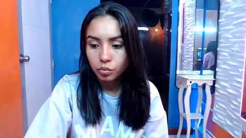Snapshot of julieta_fn chatting on 10-08-25, 01:31 julieta_fn online show from 10-08-25, 01:31