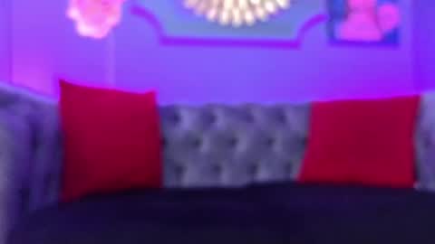 Snapshot of julieta_russell chatting on 01-15-25, 12:15 Julieta online show from 01-15-25, 12:15