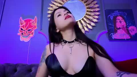Snapshot of julieta_russell chatting on 01-20-25, 03:39 Julieta online show from 01-20-25, 03:39