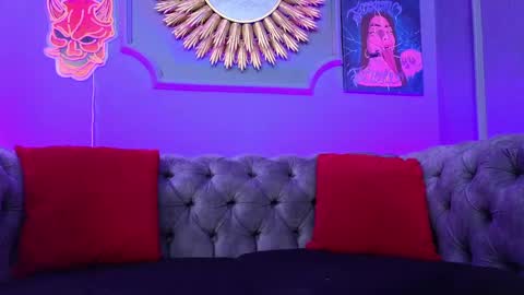 Snapshot of julieta_russell chatting on 01-22-25, 12:06 Julieta online show from 01-22-25, 12:06