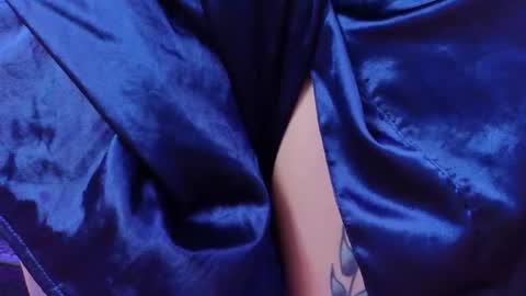 Snapshot of julieta_russell chatting on 01-25-25, 11:55 Julieta online show from 01-25-25, 11:55