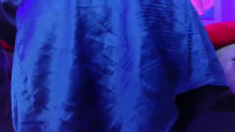 Snapshot of julieta_russell chatting on 02-02-25, 12:02 Julieta online show from 02-02-25, 12:02