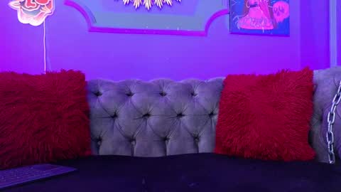 Snapshot of julieta_russell chatting on 02-12-25, 11:29 Julieta online show from 02-12-25, 11:29