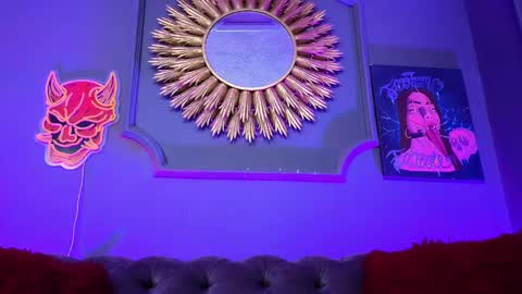 Snapshot of julieta_russell chatting on 02-15-25, 12:01 Julieta online show from 02-15-25, 12:01
