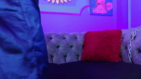 Snapshot of julieta_russell chatting on 02-18-25, 12:06 Julieta online show from 02-18-25, 12:06