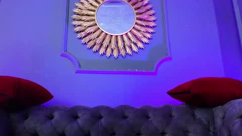 Snapshot of julieta_russell chatting on 02-20-25, 06:24 Julieta online show from 02-20-25, 06:24