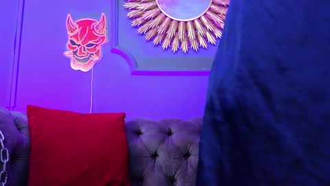 Snapshot of julieta_russell chatting on 02-21-25, 12:17 Julieta online show from 02-21-25, 12:17