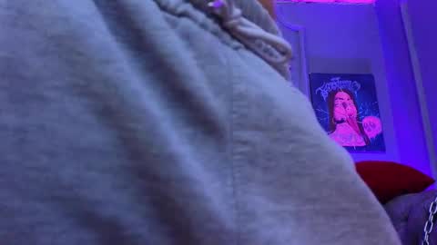 Snapshot of julieta_russell chatting on 02-25-25, 11:41 Julieta online show from 02-25-25, 11:41