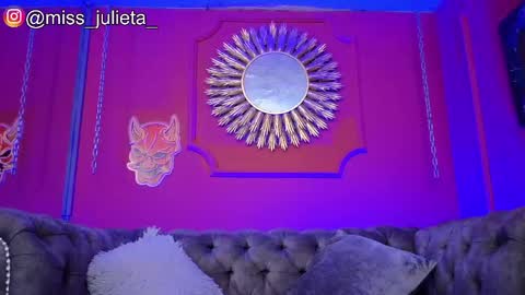 Julieta  online show from 05-18-26, 11:38
