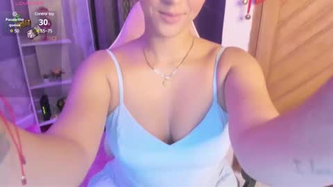 Snapshot of julietacollins_ chatting on 12-28-24, 04:08 Juliet online show from 12-28-24, 04:08