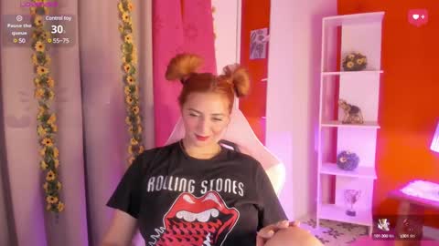 Snapshot of julietacollins_ chatting on 03-12-25, 04:35 Juliet online show from 03-12-25, 04:35