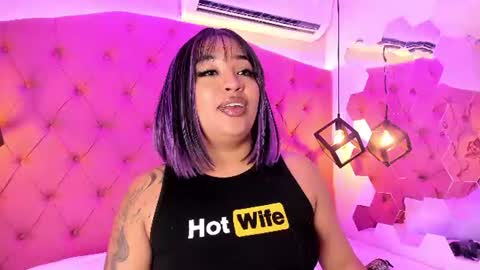 Snapshot of julietarizof chatting on 07-15-26, 12:05 Julieta online show from 07-15-26, 12:05
