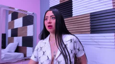 Snapshot of juliethcruz chatting on 11-23-25, 12:38 online show from 11-23-25, 12:38