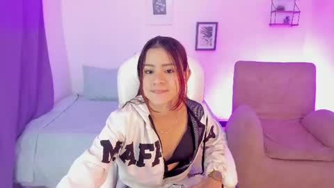 Snapshot of julietta_cooper chatting on 07-12-26, 03:08 Julietta Cooper online show from 07-12-26, 03:08