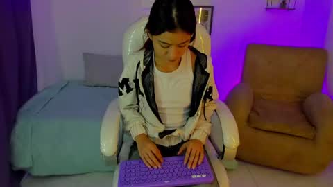 Snapshot of julietta_cooper chatting on 07-19-26, 02:59 Julietta Cooper online show from 07-19-26, 02:59