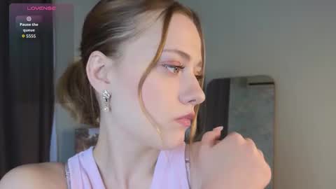 Mia online show from 11-10-25, 03:05