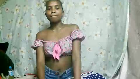 Snapshot of juliette9794 chatting on 09-19-25, 05:02 juliette9794 online show from 09-19-25, 05:02