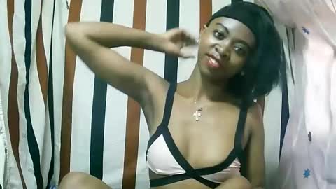 Snapshot of juliette9794 chatting on 11-10-25, 08:35 juliette9794 online show from 11-10-25, 08:35