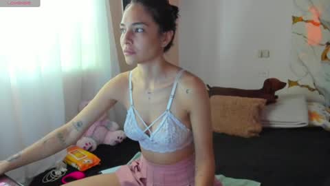 Snapshot of juliette_sweet05 chatting on 06-14-26, 03:25 juliette online show from 06-14-26, 03:25