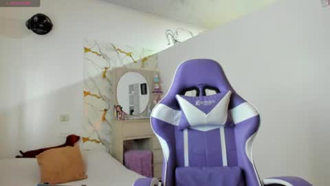 Snapshot of juliette_sweet05 chatting on 06-21-26, 03:58 juliette online show from 06-21-26, 03:58