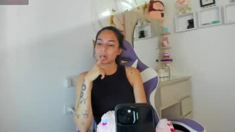 Snapshot of juliette_sweet05 chatting on 07-28-26, 08:52 juliette online show from 07-28-26, 08:52