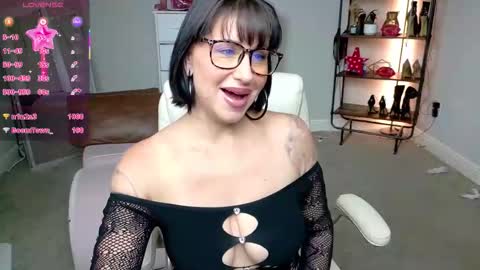 Snapshot of juliewets chatting on 02-26-26, 03:55 Julie online show from 02-26-26, 03:55