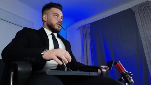 JULiUS   online show from 01-27-25, 09:44