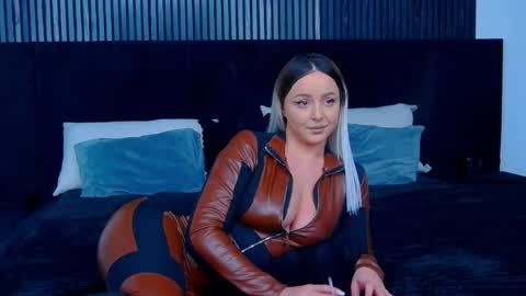 Julia online show from 11-20-25, 04:51