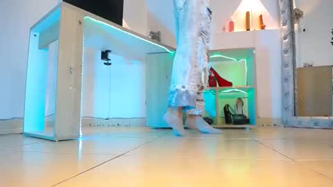 jullian online show from 04-06-26, 09:05