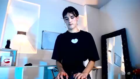 Snapshot of jullian_ricci chatting on 07-16-26, 08:26 jullian online show from 07-16-26, 08:26