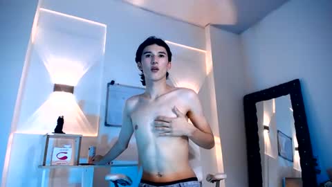 Snapshot of jullian_ricci chatting on 07-28-26, 07:15 jullian online show from 07-28-26, 07:15
