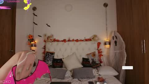 jullianapriv_ online show from 10-22-25, 02:17