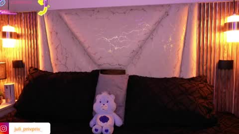 jullianapriv_ online show from 03-25-26, 03:07
