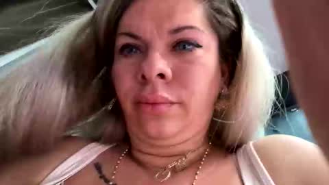 Snapshot of jully_rosse chatting on 01-06-26, 10:34 Jully Rosse online show from 01-06-26, 10:34