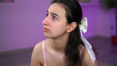 Snapshot of jullyfox chatting on 05-11-26, 10:32 Foxy online show from 05-11-26, 10:32