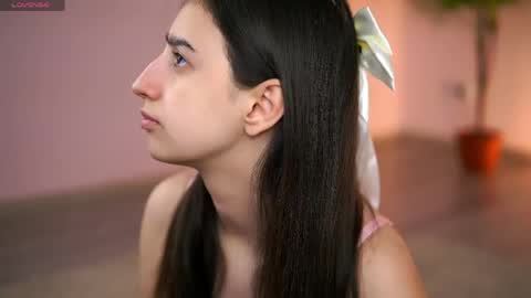 Snapshot of jullyfox chatting on 05-13-26, 11:07 Foxy online show from 05-13-26, 11:07