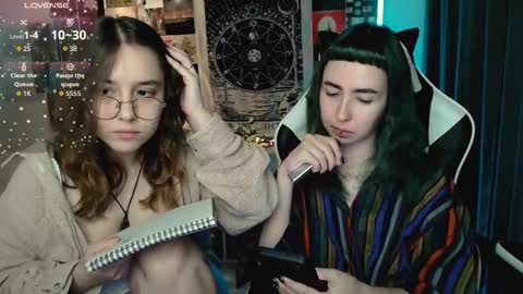 Snapshot of julscinamon chatting on 10-30-25, 03:13 Baroness Von Cringe online show from 10-30-25, 03:13