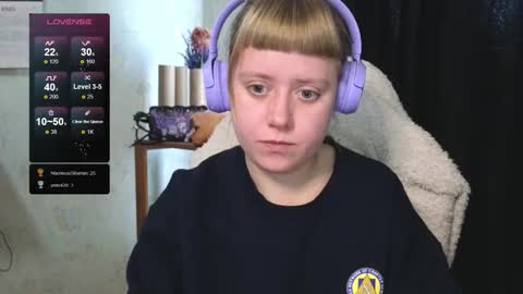 Snapshot of june_shy0 chatting on 09-30-25, 06:51 June online show from 09-30-25, 06:51