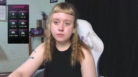 Snapshot of june_shy0 chatting on 11-05-25, 06:57 June online show from 11-05-25, 06:57