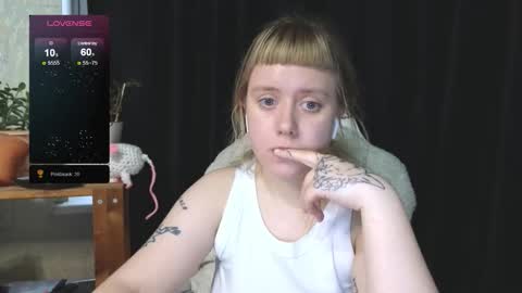 Snapshot of june_shy0 chatting on 11-07-25, 06:57 June online show from 11-07-25, 06:57