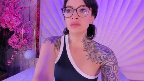 junecollins online show from 05-12-26, 01:08